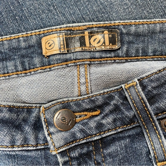 Vintage Y2K L.E.I. Custom Embroidered Moon and Stars Dream Catcher Flare Jeans - Picture 12 of 15